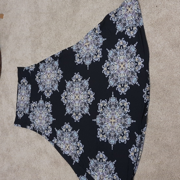 LuLaRoe Dresses & Skirts - LulaRoe extra large wide band flair skirt rare pattern